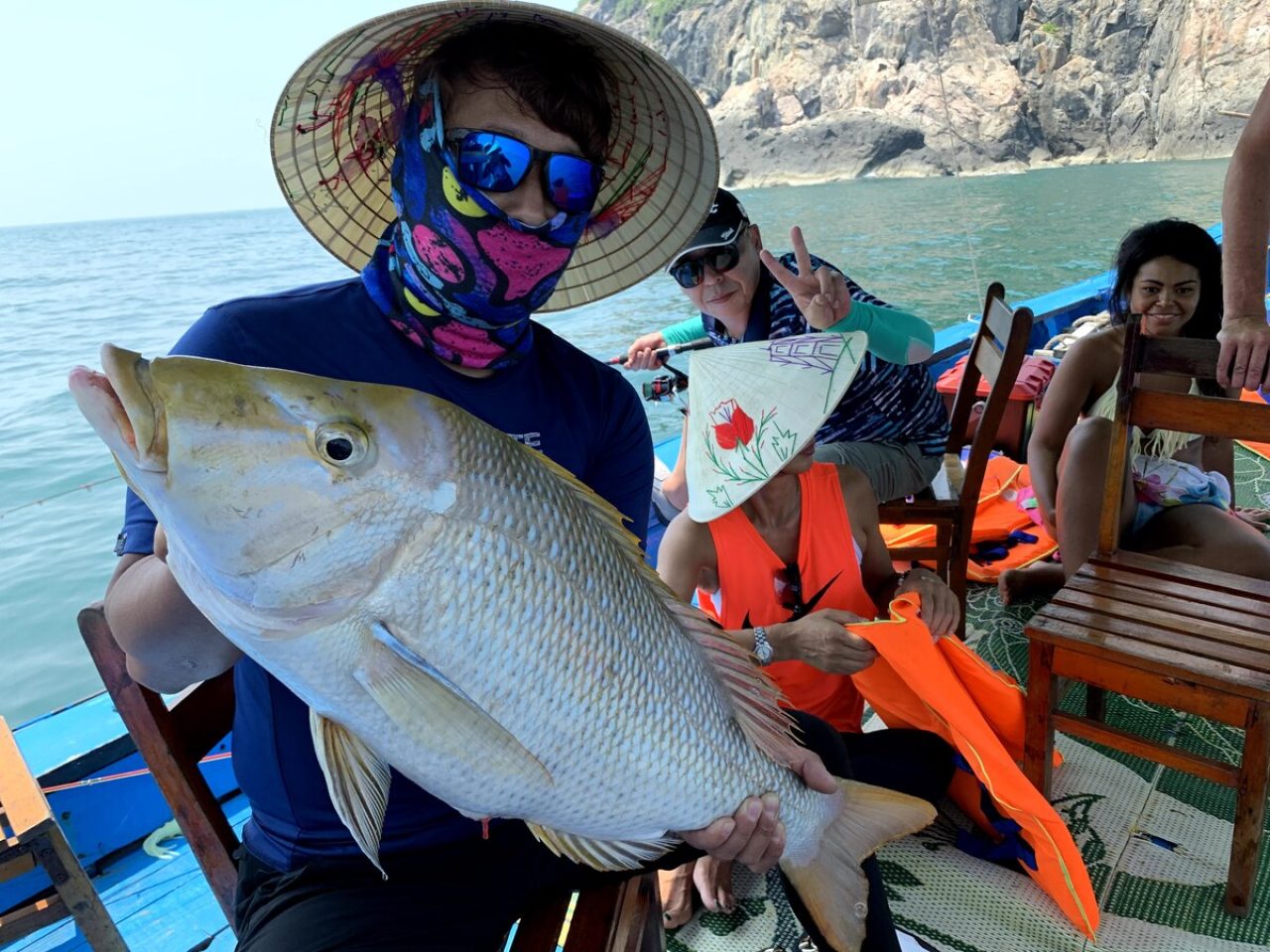 Tour Câu Cá Chuyên Nghiệp Biển Đà Nẵng