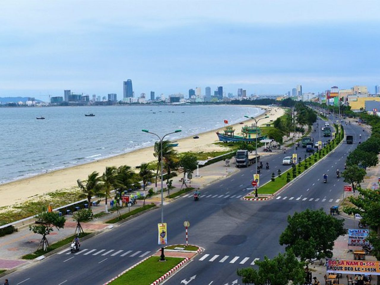Bãi biển Nguyễn Tất Thành