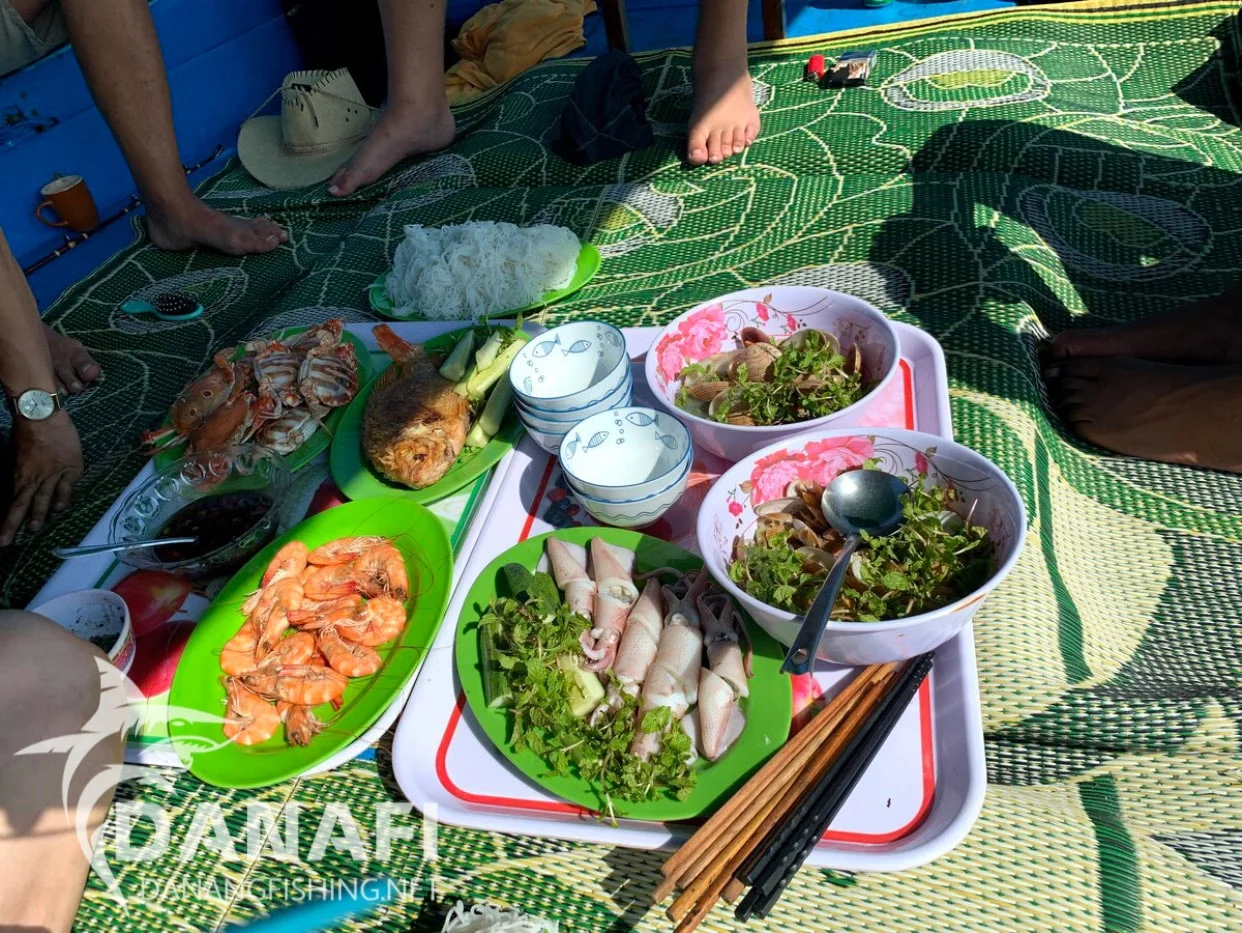 Tour Câu Cá Chuyên Nghiệp Biển Đà Nẵng